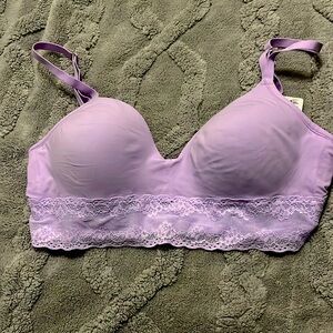 Natori brand new bra size 36C. Color is grape ice.